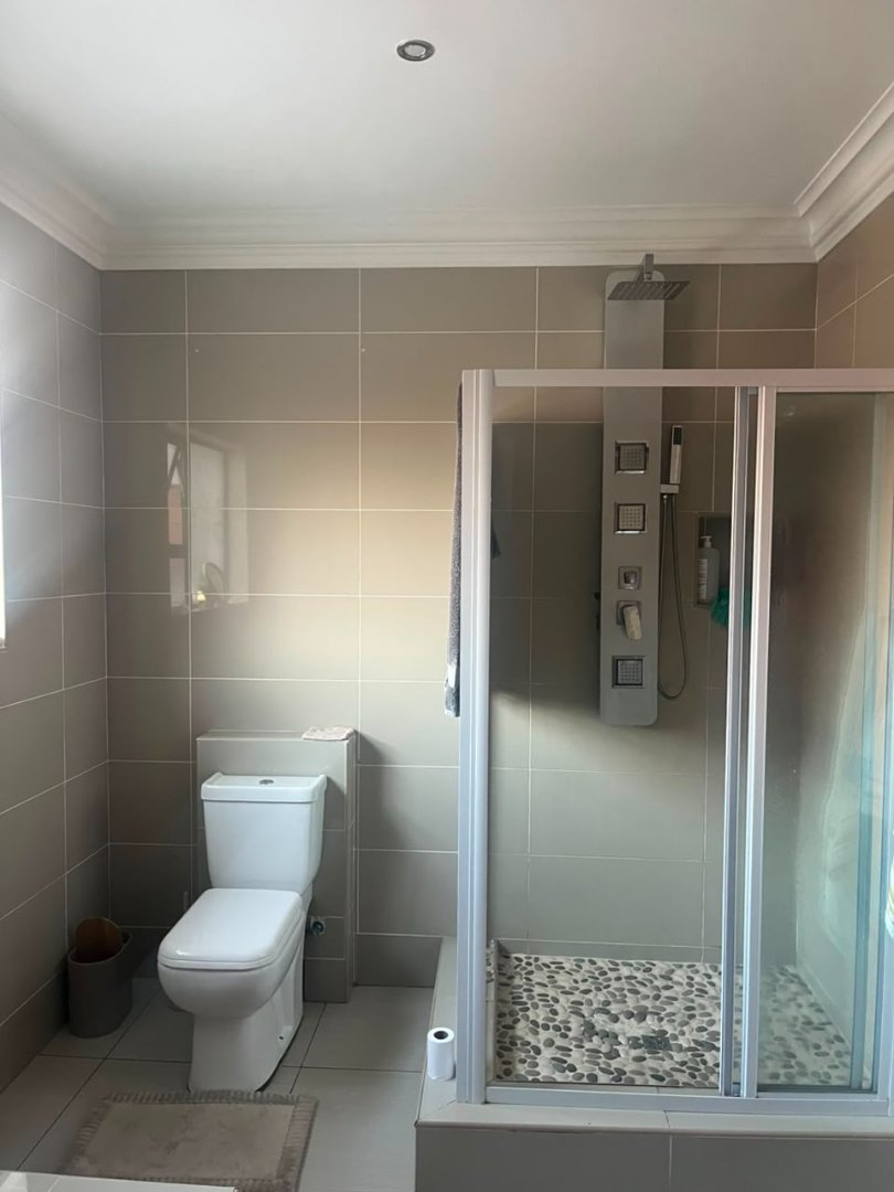 4 Bedroom Property for Sale in Heuwelsig Free State